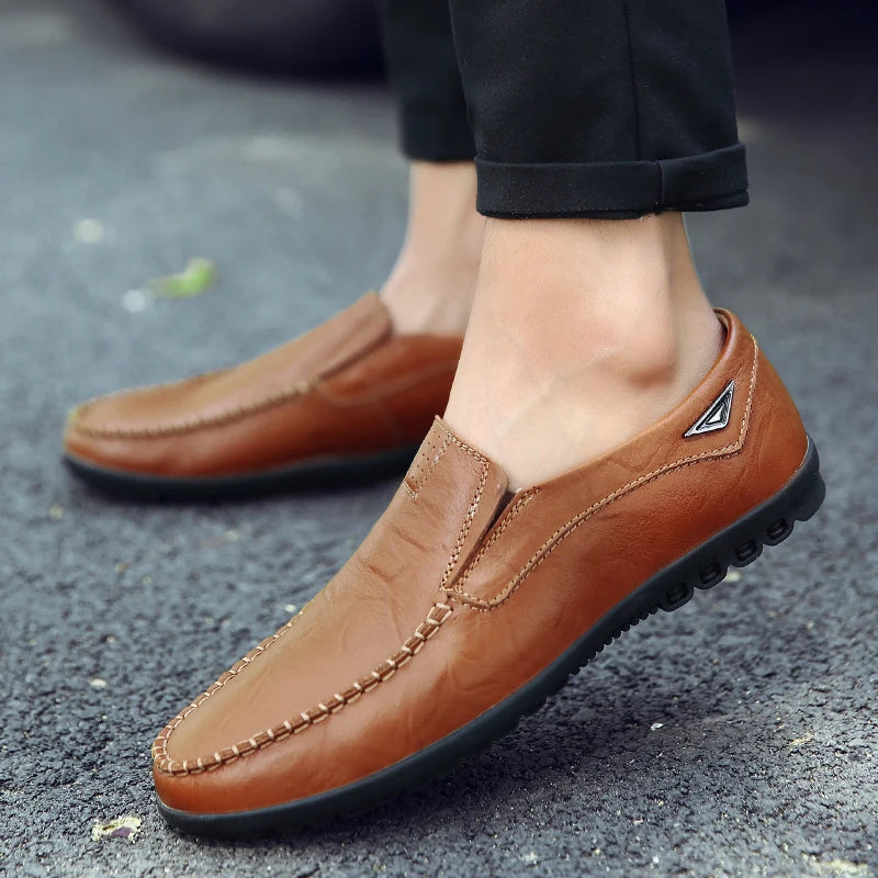 CLOHOO Men's Handmade Casual Loafers Anti-Slip Comfortable Slip-On Driving Comfortable Leather Shoes